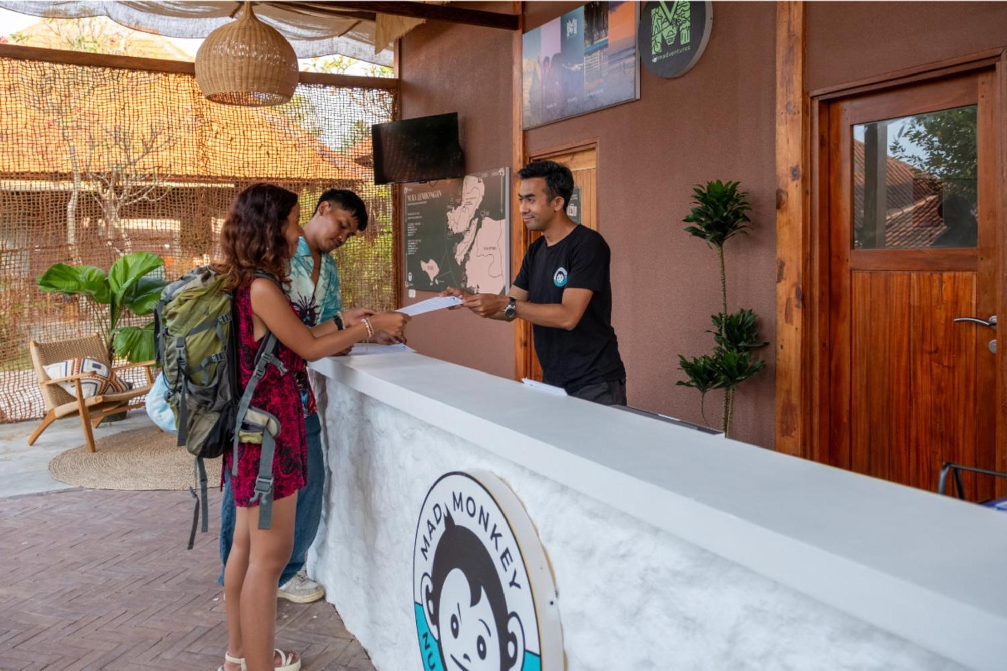 Mad Monkey Nusa Lembongan Eksteriør billede